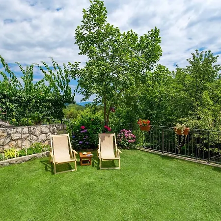 Apartment Laura Ika-lovran 80 M2 With Private 100 M2 Garden Hot Tub Free Parking