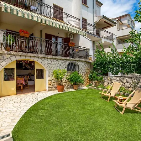 Laura Ika-lovran 80 M2 With Private 100 M2 Garden Hot Tub Free Parking