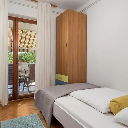 Laura Ika-lovran 80 M2 With Private 100 M2 Garden Hot Tub Free Parking Apartment *