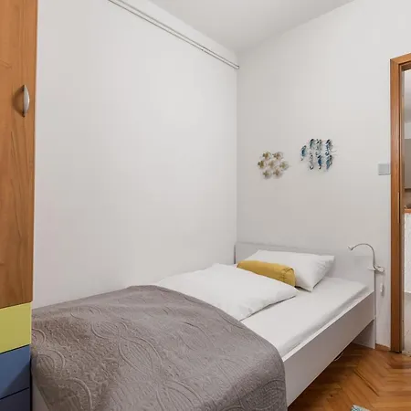 Laura Ika-lovran 80 M2 With Private 100 M2 Garden Hot Tub Free Parking Apartment Opric