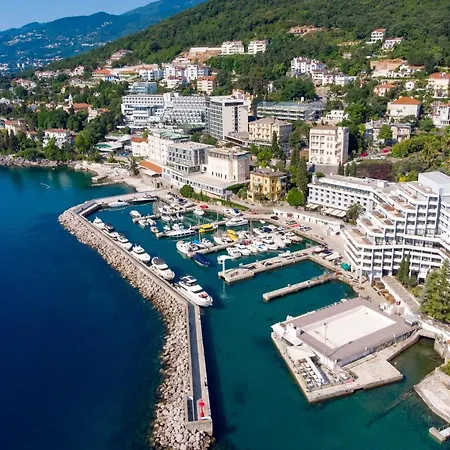 Laura Ika-lovran 80 M2 With Private 100 M2 Garden Hot Tub Free Parking Apartment *