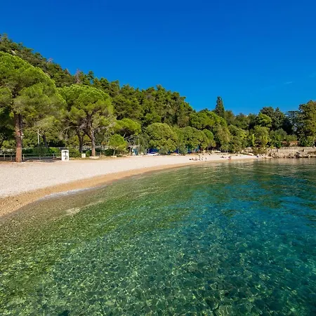 Laura Ika-lovran 80 M2 With Private 100 M2 Garden Hot Tub Free Parking *