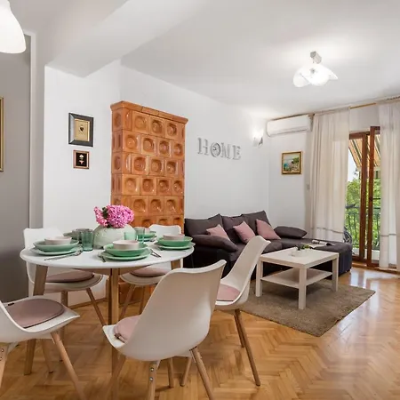 Apartment Laura Ika-lovran 80 M2 With Private 100 M2 Garden Hot Tub Free Parking