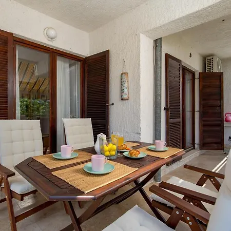 Laura Ika-lovran 80 M2 With Private 100 M2 Garden Hot Tub Free Parking Apartment Opric
