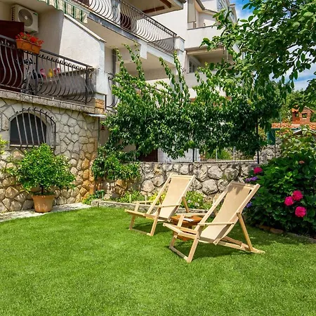 Laura Ika-lovran 80 M2 With Private 100 M2 Garden Hot Tub Free Parking *